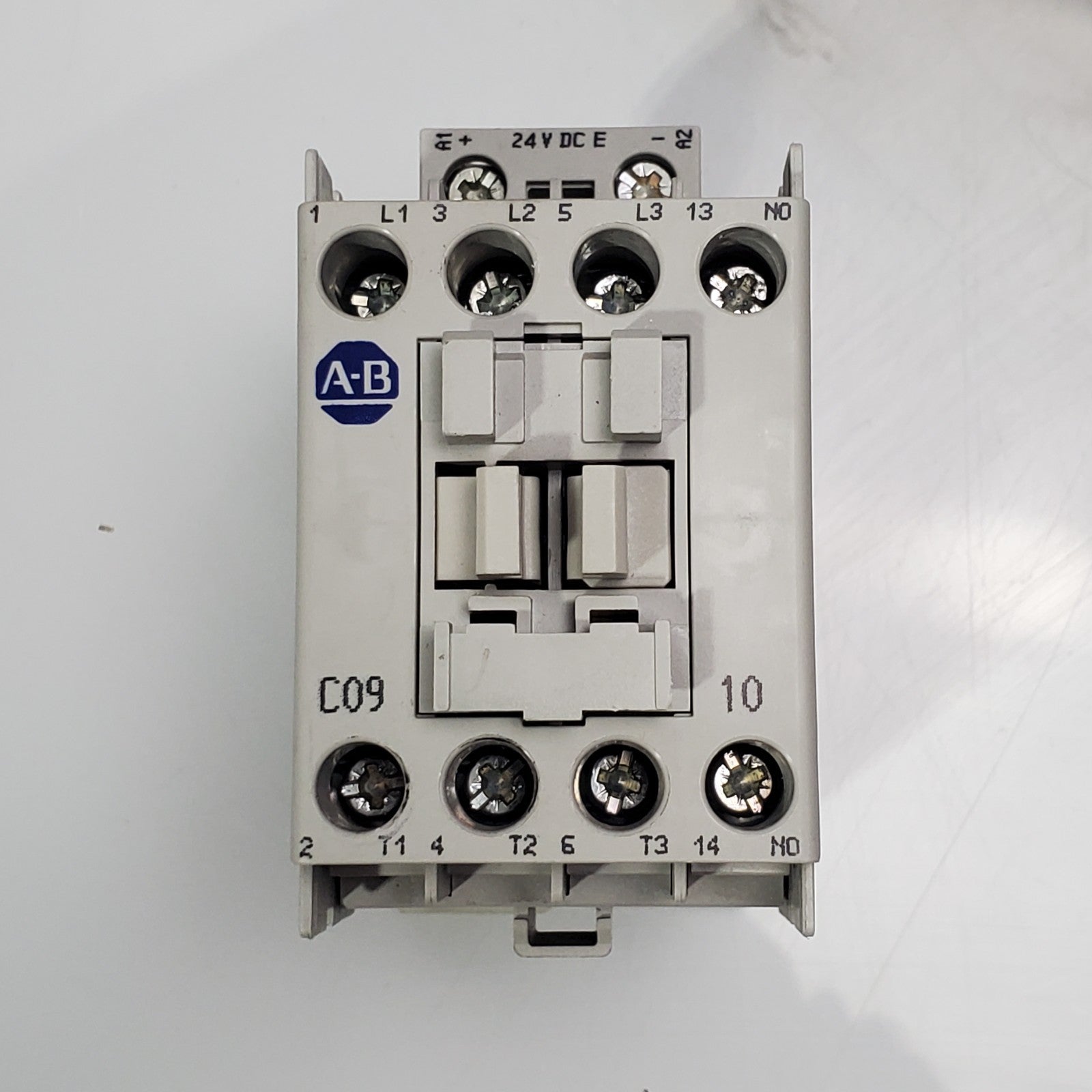 (Lot of 200) ALLEN BRADLEY 24V DC CONTACTOR SER A 100C09E*101