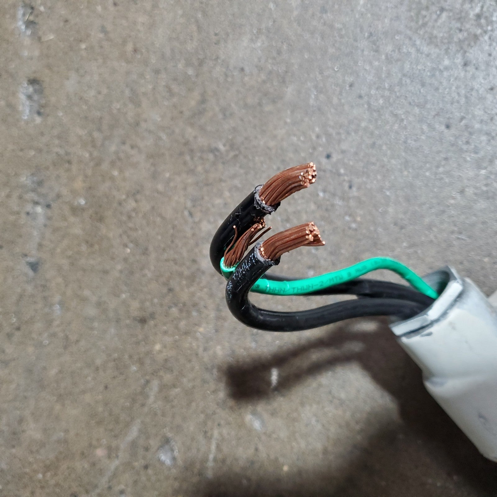 APC SmartUPS SRT 10kVA SRT10KRMXLT SRT10KRMTF + SRT192RMBP2 NEW BATTERY 1/202617