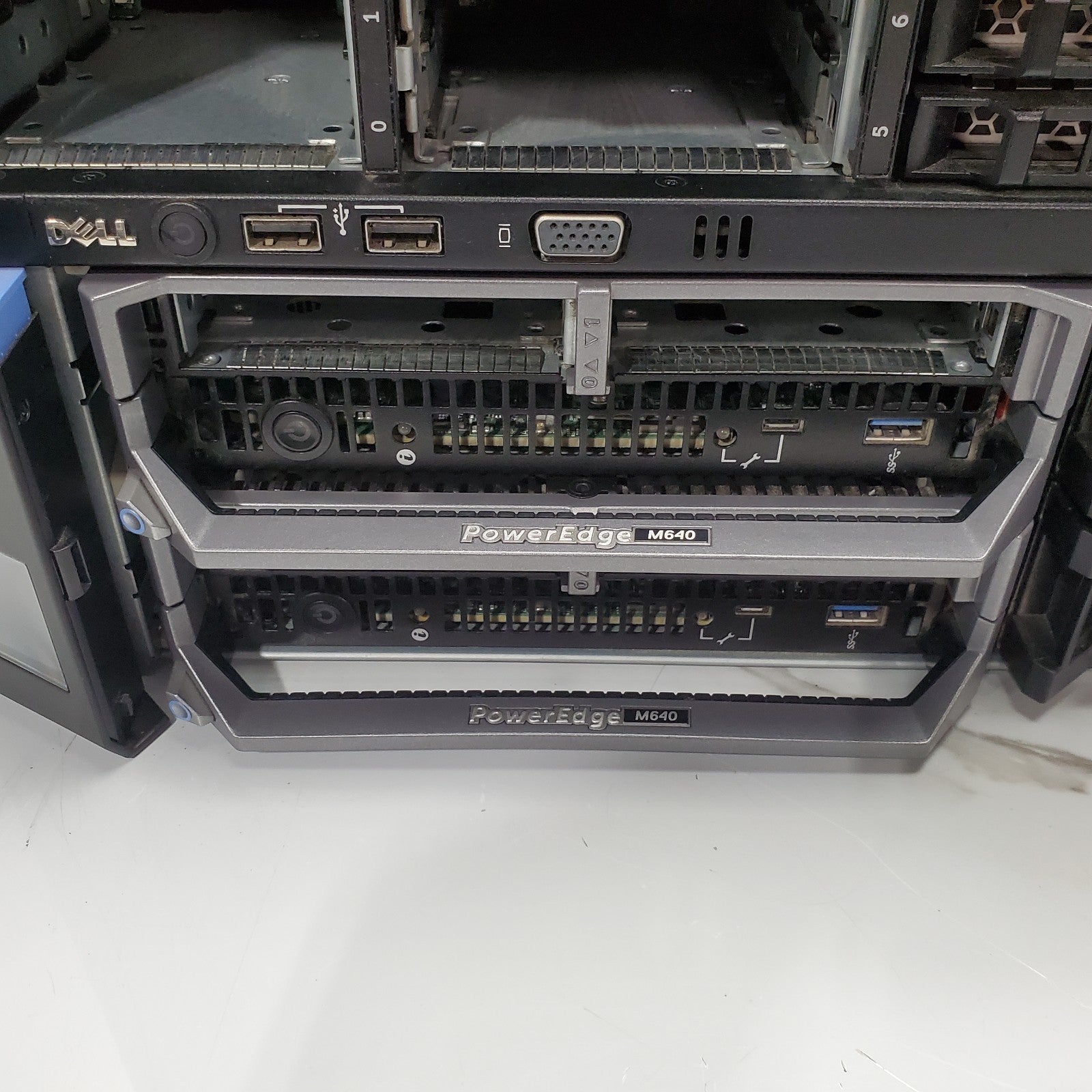 Dell PowerEdge VRTX + 2x PowerEdge M640 Blade Server No Ram/HDD *Read Desc*3