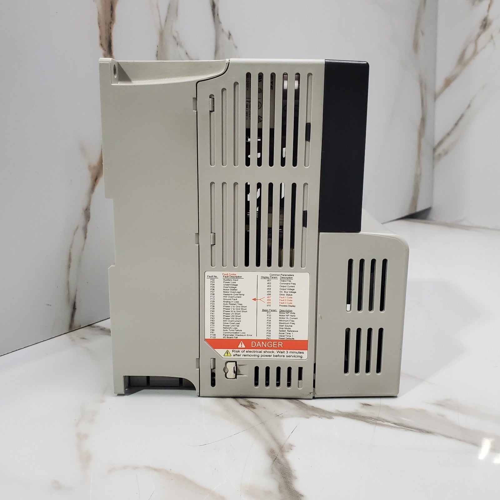 Allen Bradley 22BE4P2N104 Ser A AC Drive, Series A 3.0HP *For Parts*7