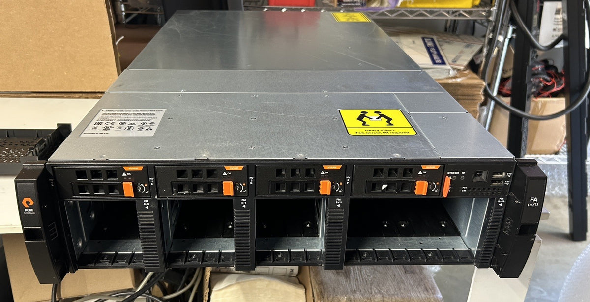 Pure Storage FlashArray M70 R2, Dual controllers, No Hard Drives, No Trays3