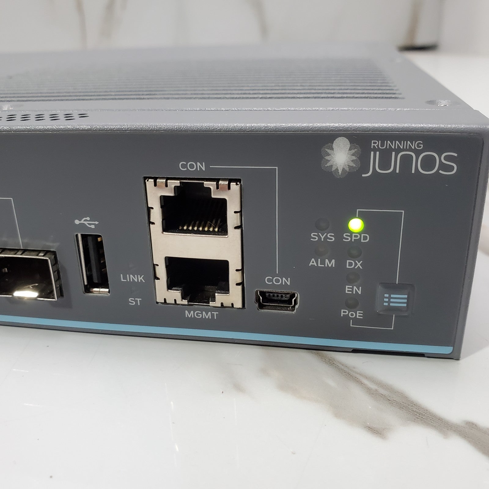 Juniper EX2200C12P2G 12Port Gigabit Ethernet PoE+ Compact Network Switch3