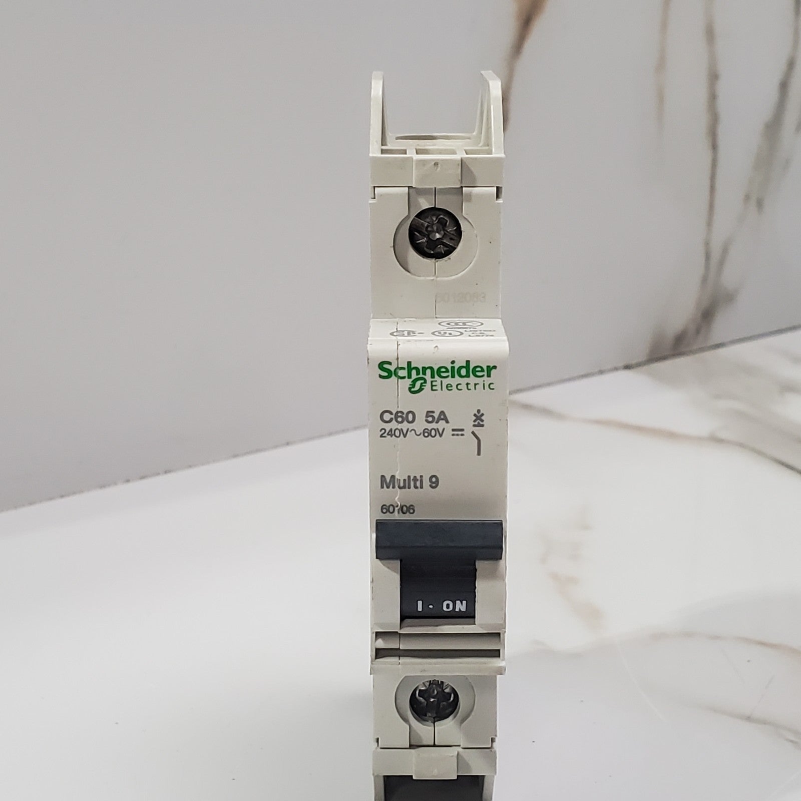 (Lot of 27) Schneider Electric 60106 Circuit Breaker Multi 9 C60 5A 240V 1Pole1