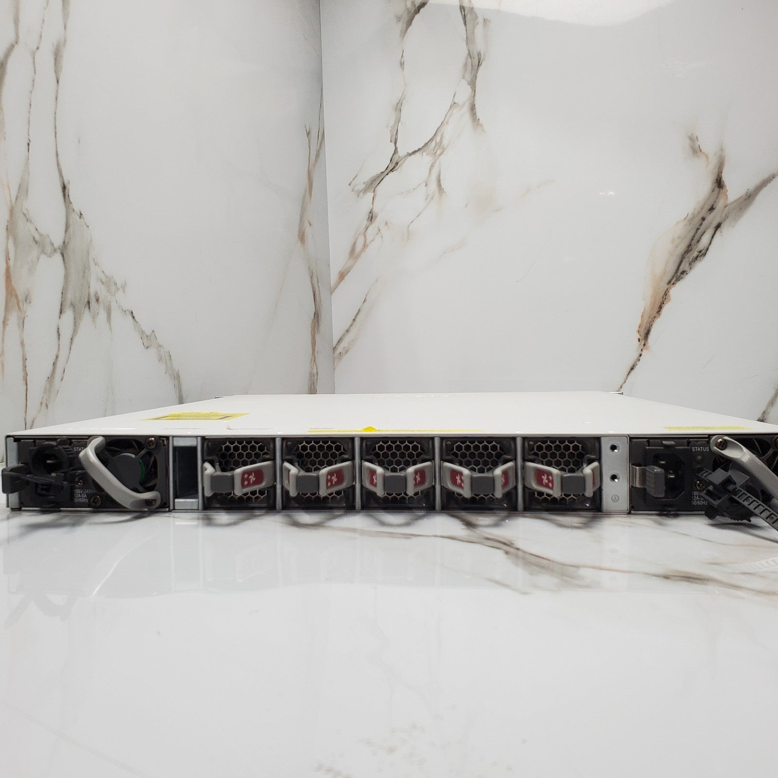 Cisco Catalyst C950040XA 40 Port 10G SFP+ W/ C9500NM2Q 40G Module5
