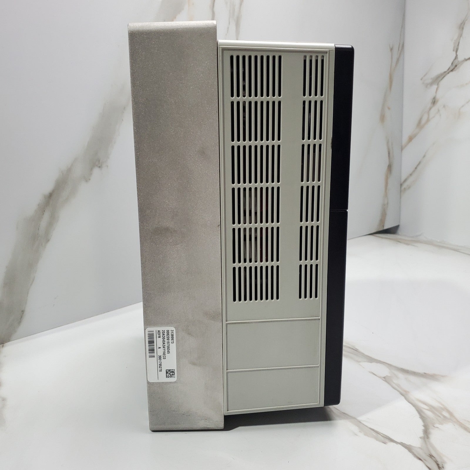 Allen‑Bradley PowerFlex 70 20AD040A3AYYAEC0 40 A 30 HP 480 V AC Drive Used8