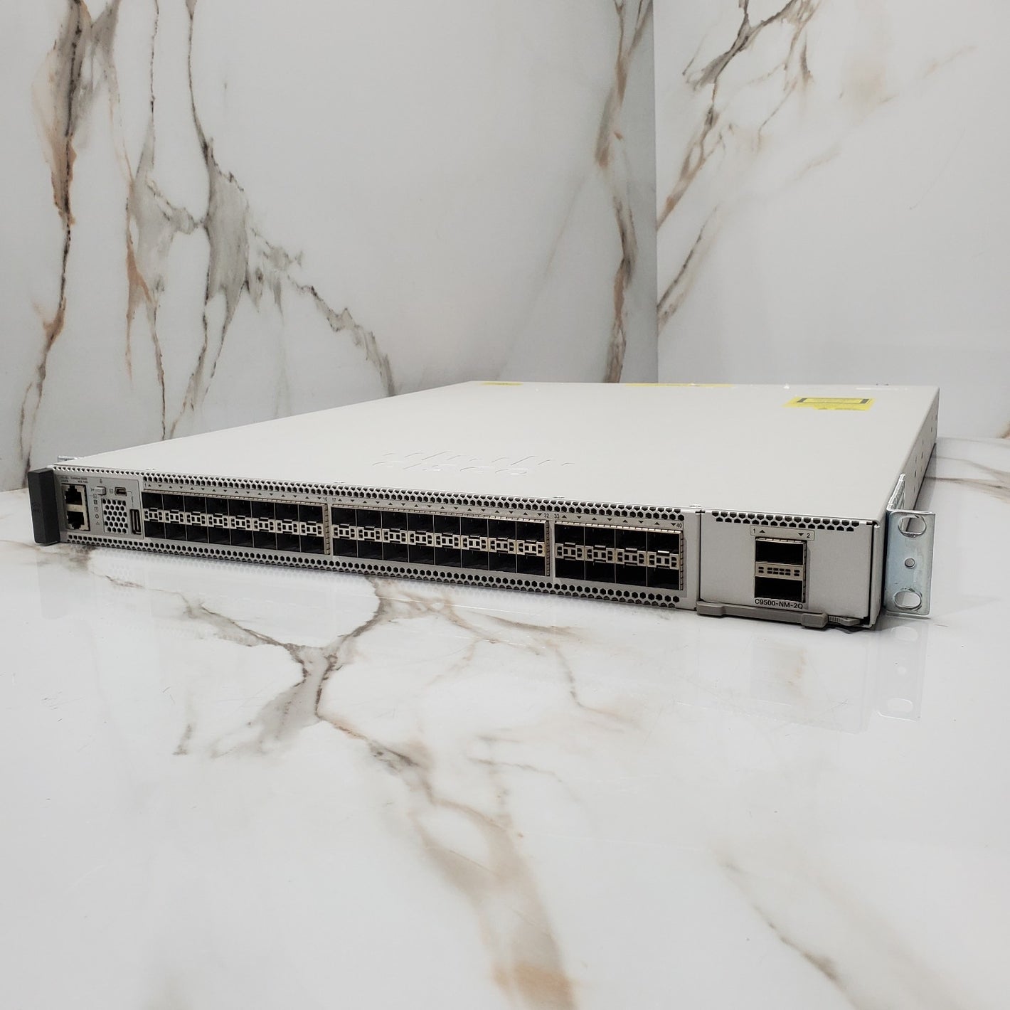 Cisco Catalyst C950040XA 40 Port 10G SFP+ W/ C9500NM2Q 40G Module0