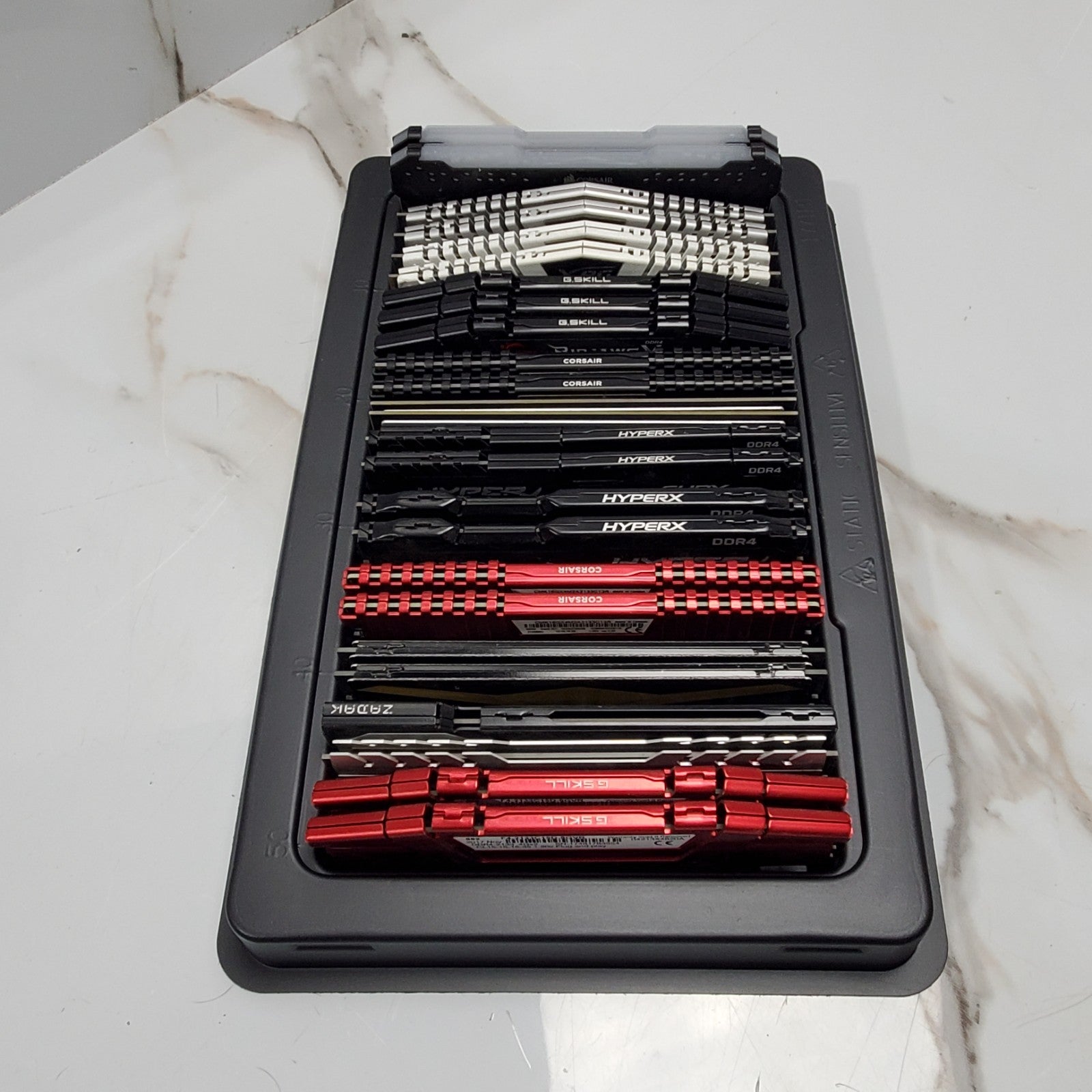 (Lot of 25) Mixed DDR4 Desktop RAM 4GB/8GB/16GB Mixed Speeds/Brands *READ*0
