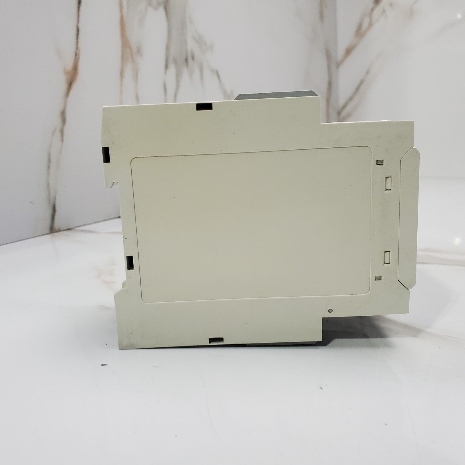 (Lot of 5) AllenBradley 813SV3480V SerB voltage relay 440/480 VAC 24 VDC4