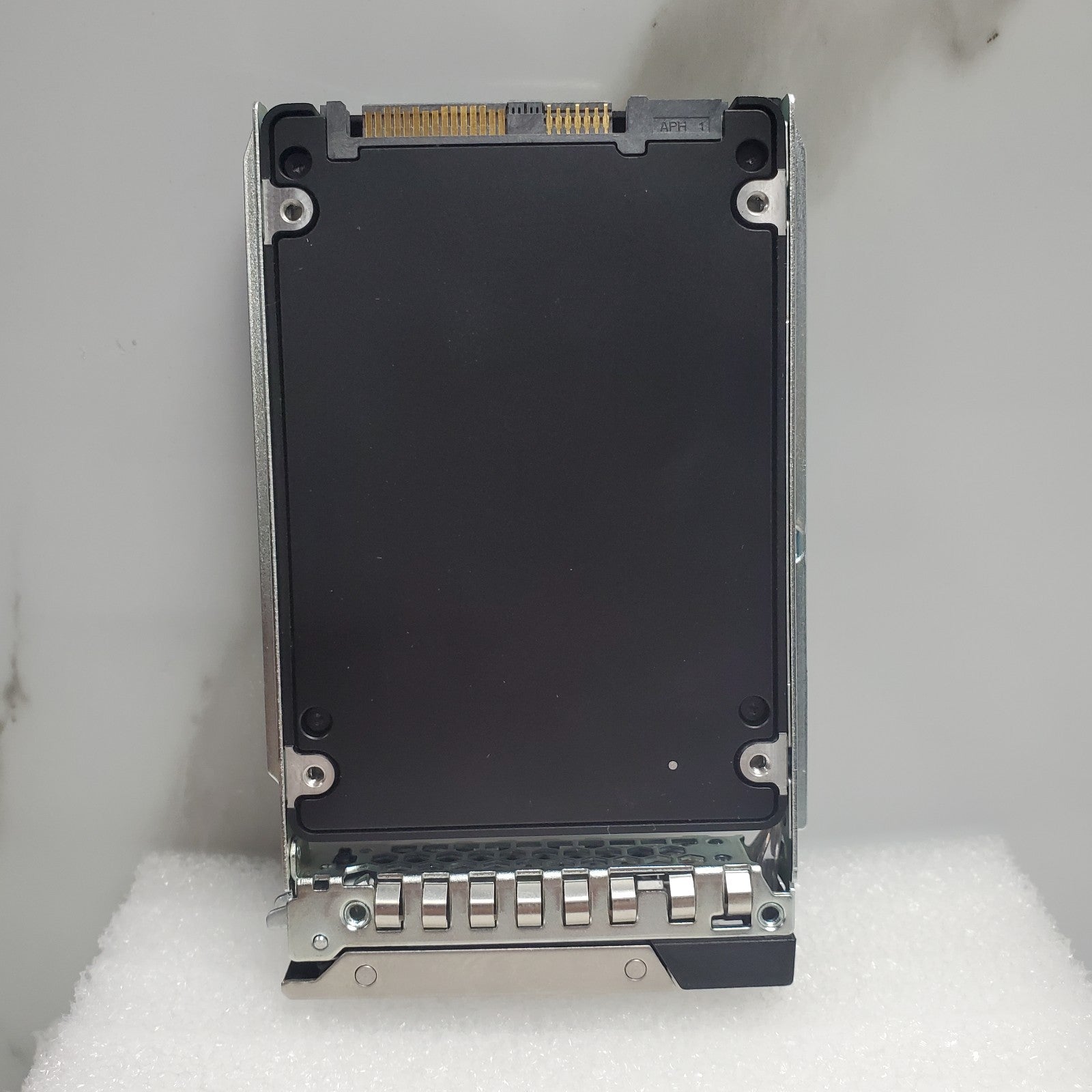 DELL 800GB SAS 12Gbps MIX USE 2.5'' SSD D9NCK 0D9NCK MZILT800A W/ 14th Gen Tray3