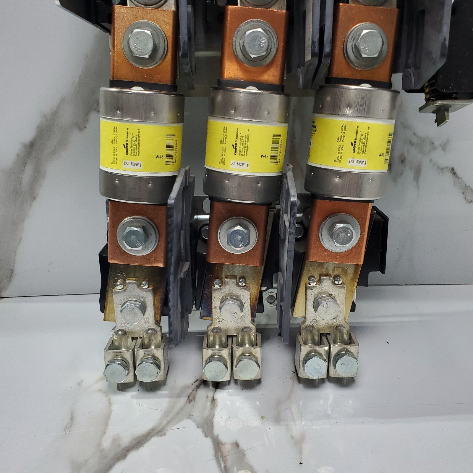 AllenBradley 1494VDS600 Ser D 600 A Disconnect + FS600 Block + 3 LPJ500SP4