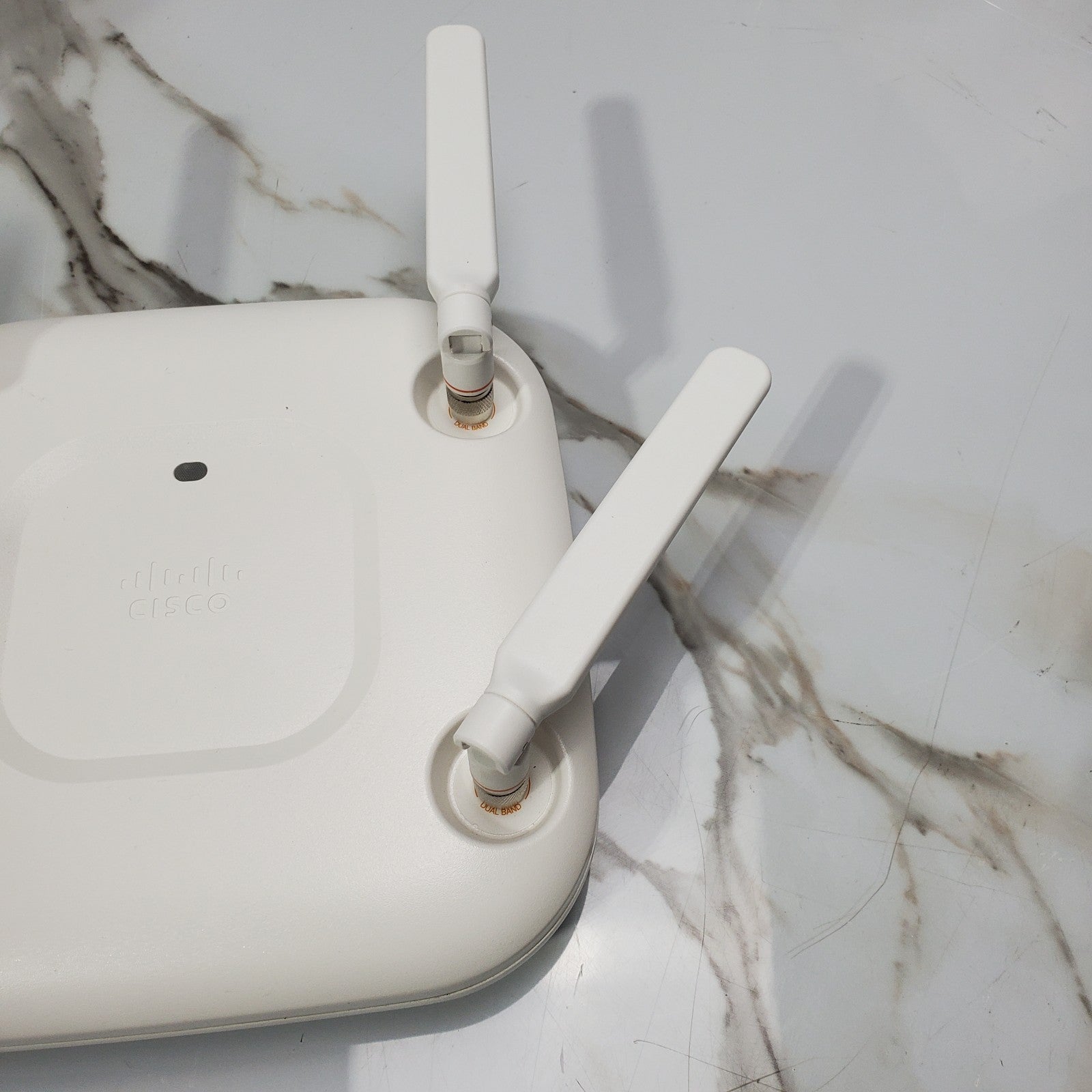 (Lot of 22) Cisco AIRCAP2702EAK9 Wireless AP w/ Antennas and RM3