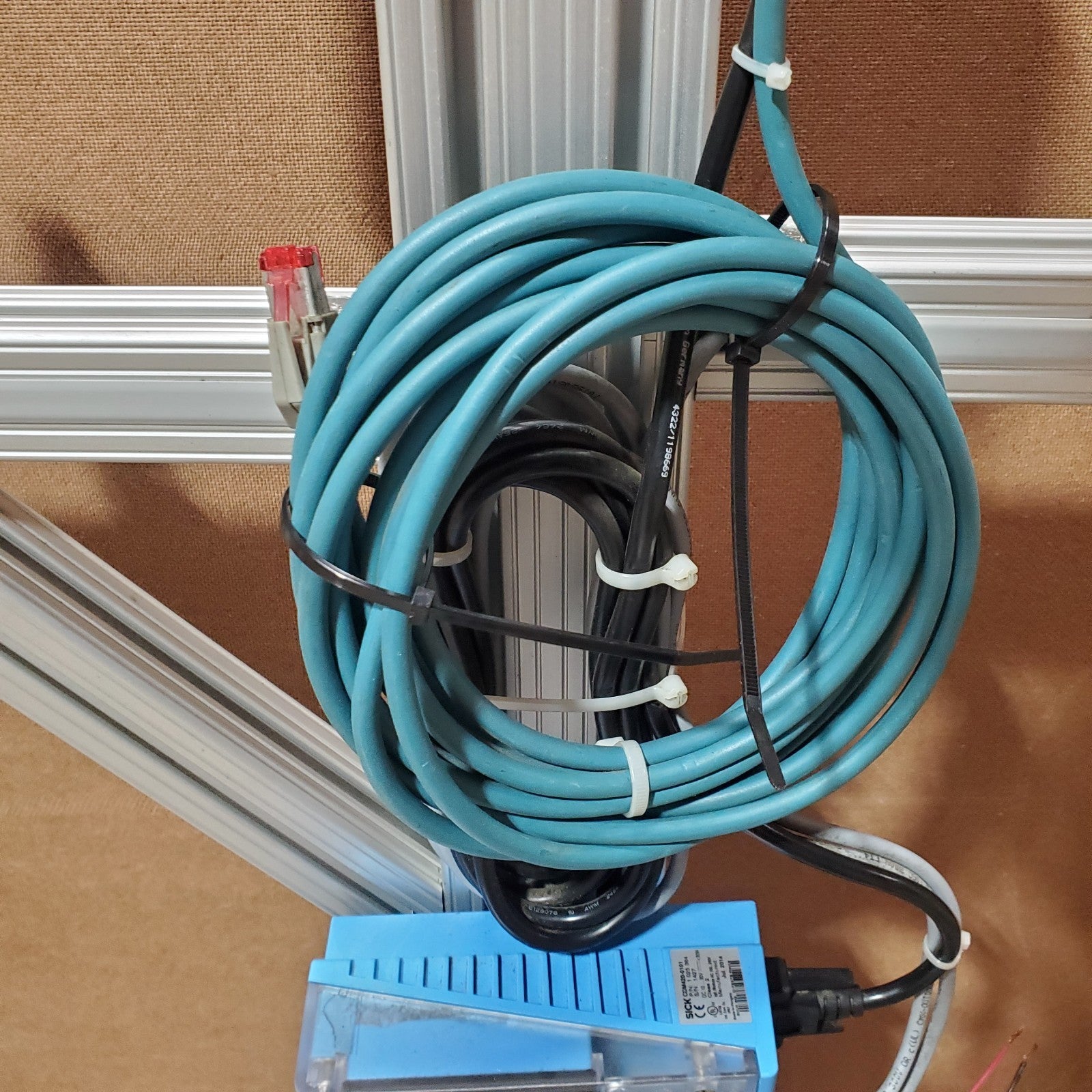 SICK CLV6300120 Laser Barcode Scanner Kit CDM4200102 WL183P430 Used3