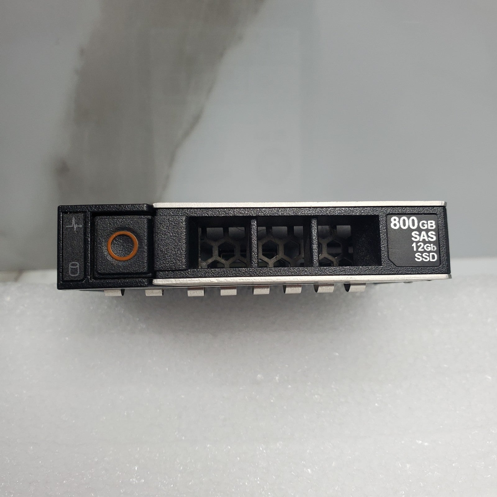 DELL 800GB SAS 12Gbps MIX USE 2.5'' SSD D9NCK 0D9NCK MZILT800A W/ 14th Gen Tray5