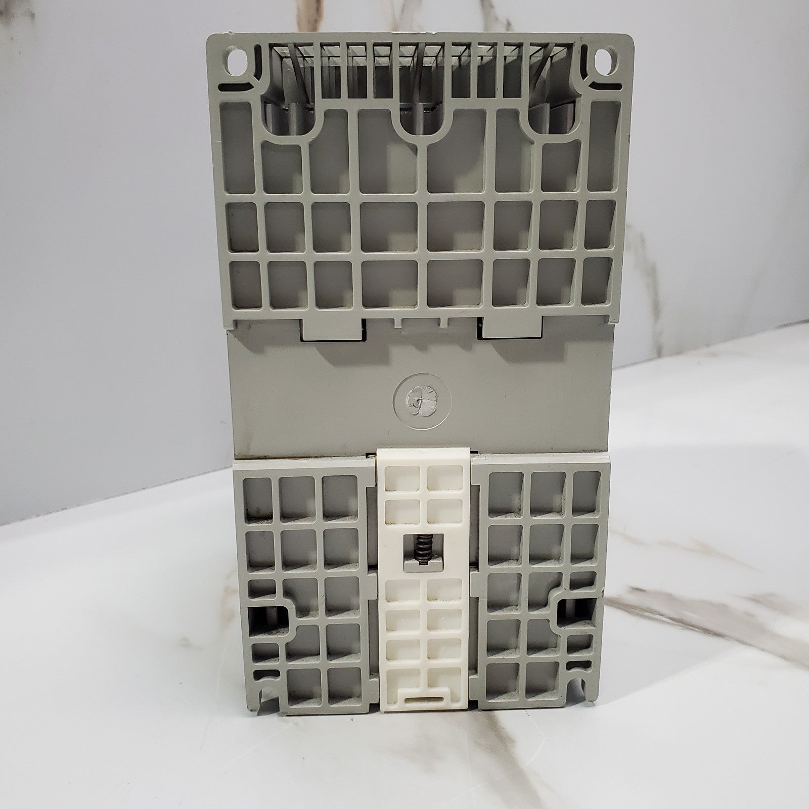 (Lot of 13) AllenBradley PowerFlex 40 22BE6P6N104 5 HP 600V 3PH AC Drive VFD8