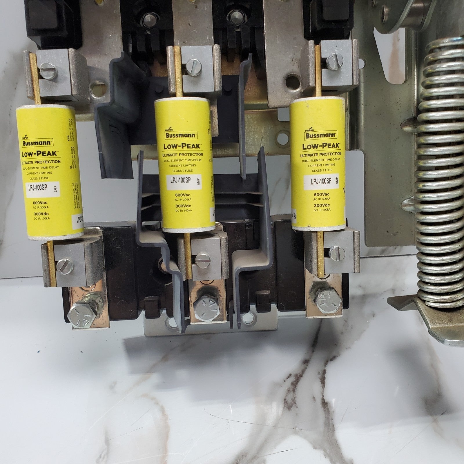 Allen Bradley 1494V-DS200 Fusible Disconnect W/ 1494V-FS200 & 3x LPJ-100SP2