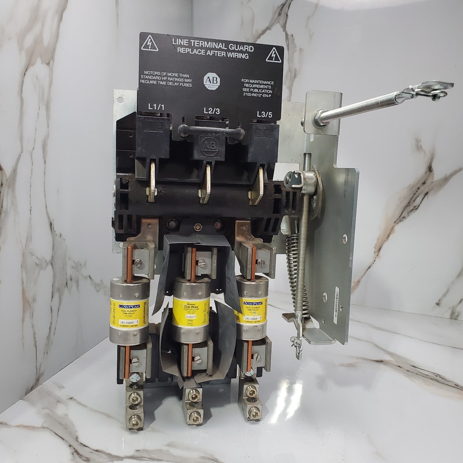 ALLEN-BRADLEY 400A DISCONNECT 1494V-DS400/D | W/ 1494V-FS400 & 3x LPJ-250SP0