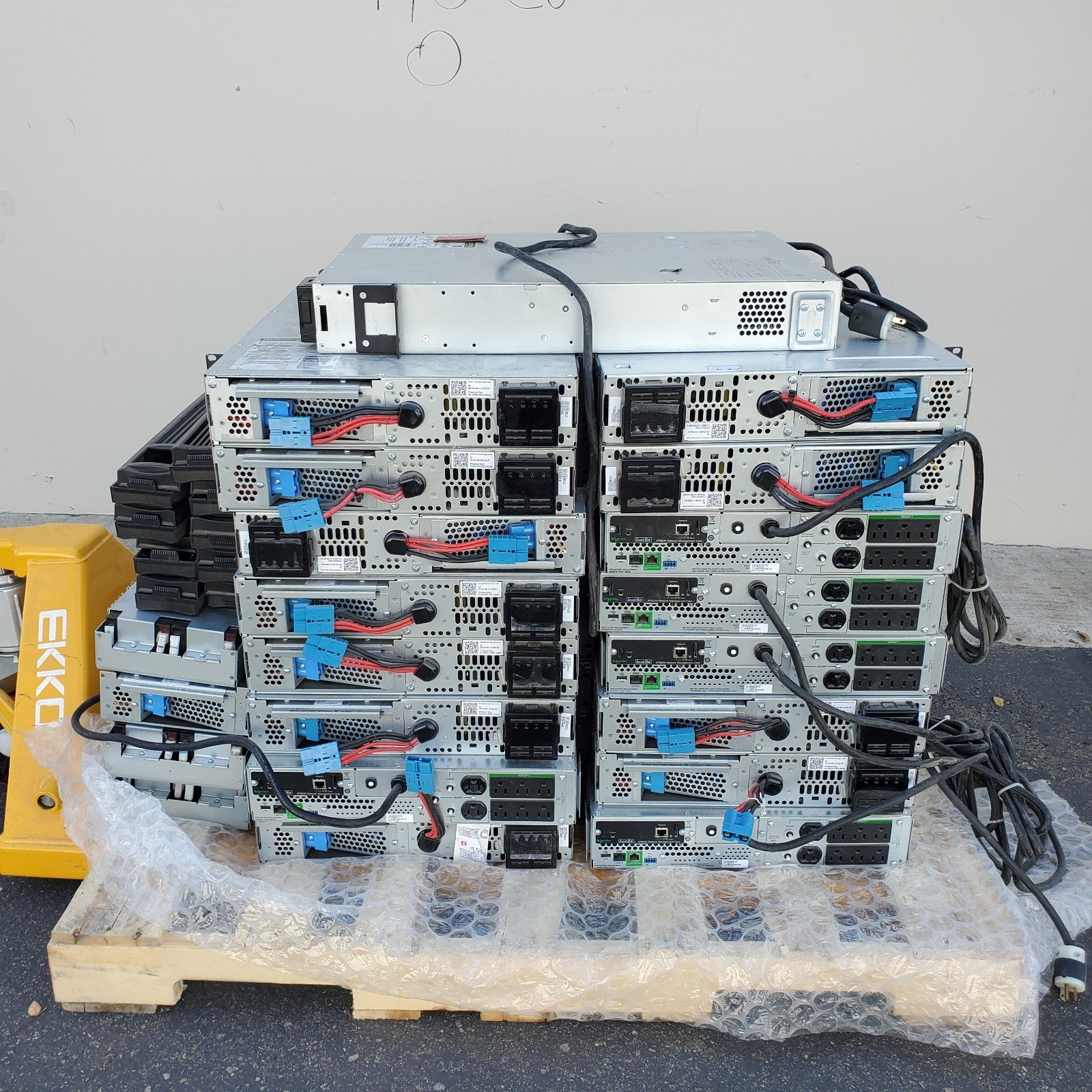 (Lot of 17) APC SMT2200RM2UC/ SMT3000RM2UC SmartUPS *READ Description*0