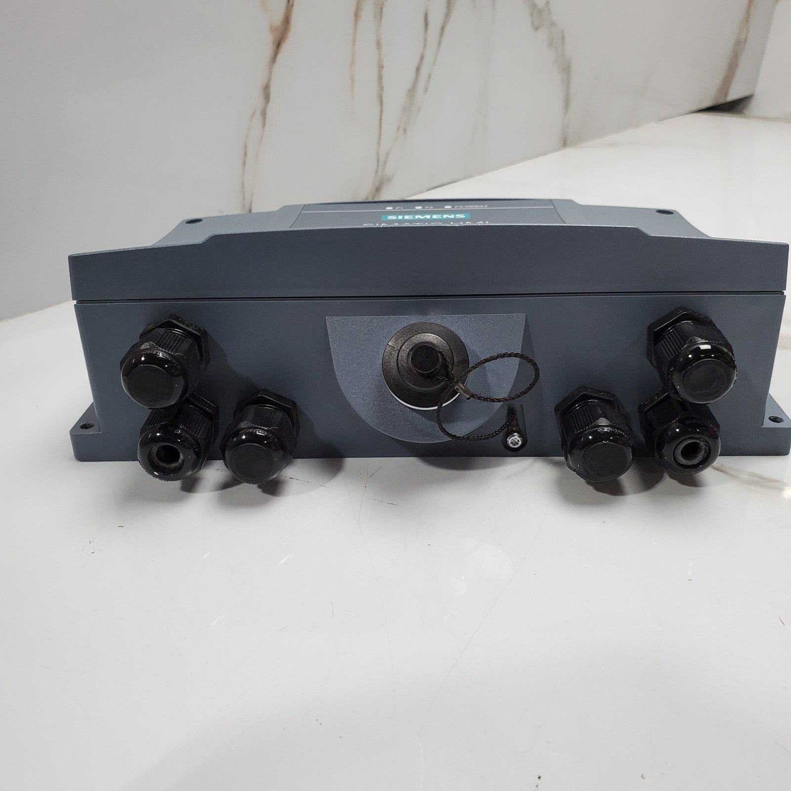 Siemens SIMATIC HMI KTP700F Mobile 6AV2125-2GB23-0AX0 + Connection Box 2AE1311