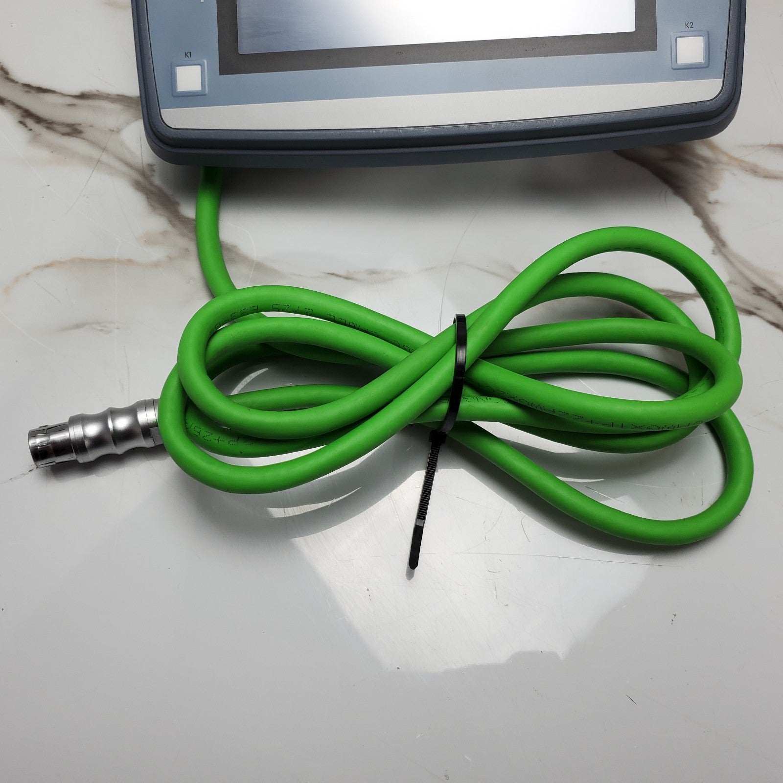 Siemens SIMATIC HMI KTP700F Mobile 6AV2125-2GB23-0AX0 + Connection Box 2AE133