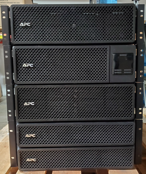 APC SmartUPS SRT 10kVA SRT10KRMXLT SRT10KRMTF + SRT192RMBP2 NEW BATTERY 1/20260