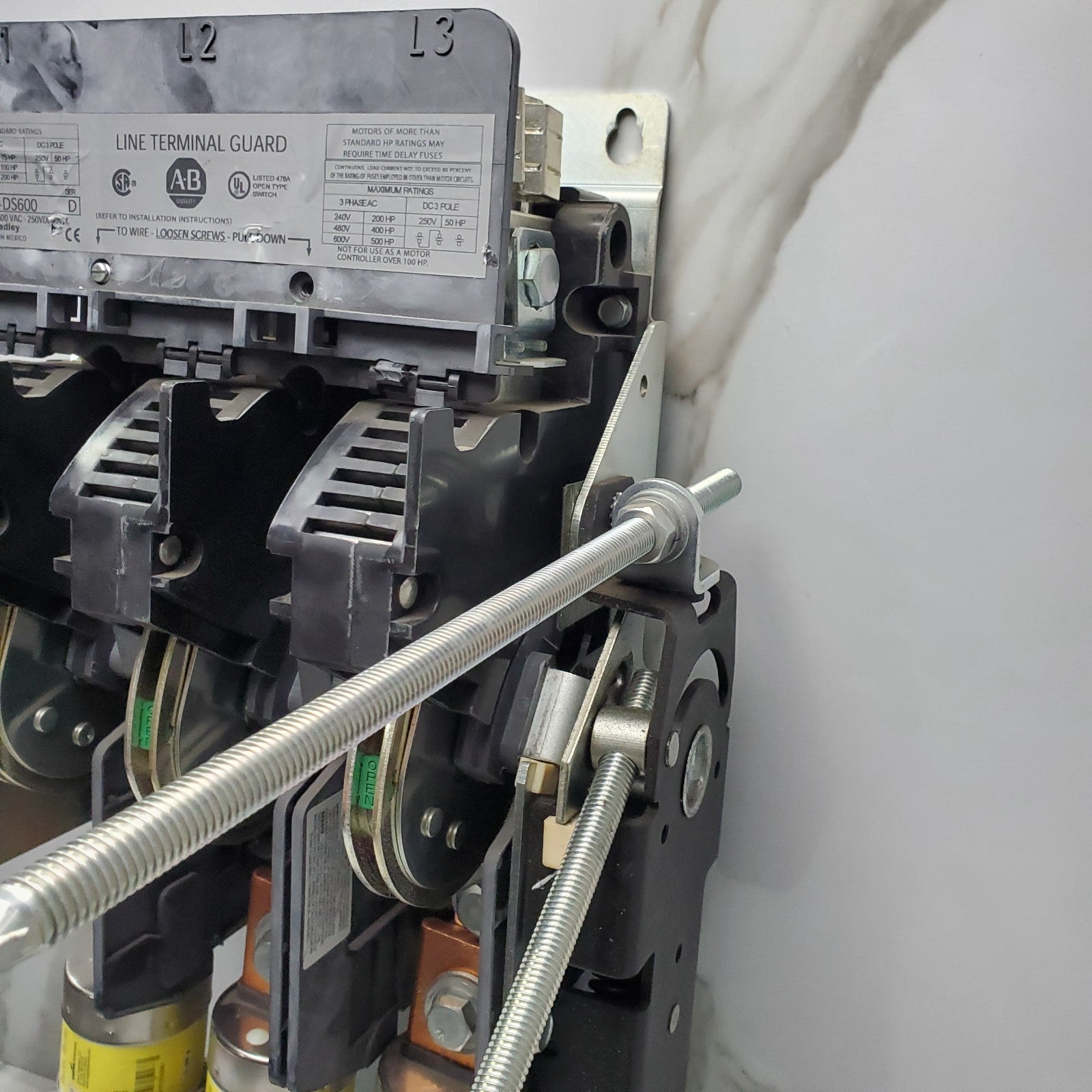 AllenBradley 1494VDS600 Ser D 600 A Disconnect + FS600 Block + 3 LPJ500SP12